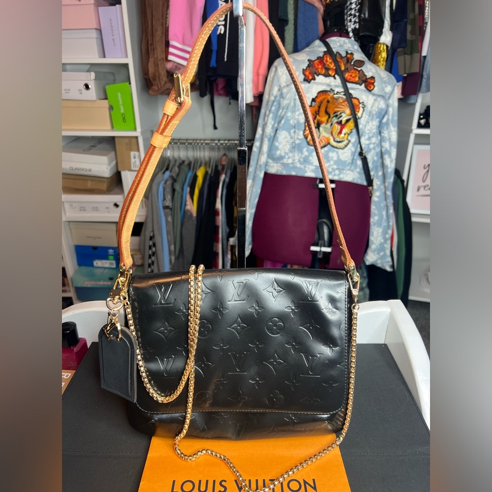 Authentic Louis Vuitton Vernis Handbag